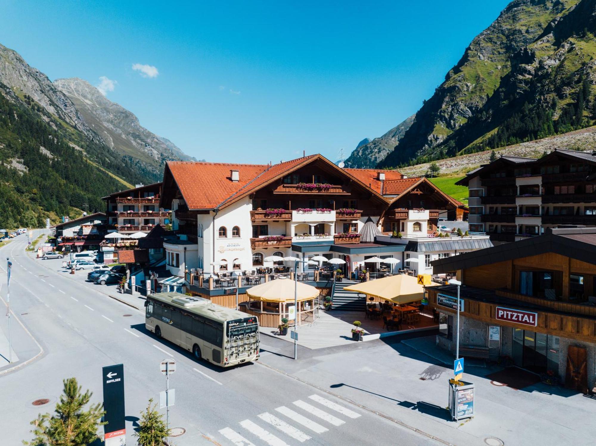 סנט לאונרד אים פיצטל Hotel Mittagskogel Pitztal מראה חיצוני תמונה